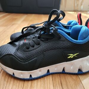 Reebok Kids Black Sneakers with Blue Lining and Yellow Logo